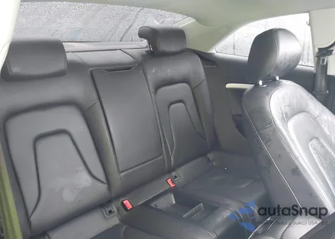 2011 Audi A5 2.0T Premium из США, поврежденный, VIN WAULFAFRXBA054634